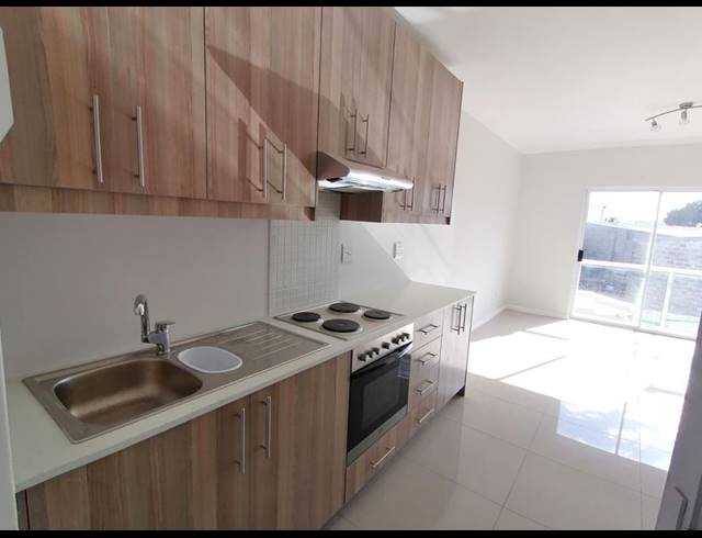 2 bed property to rent in LANSDOWNE